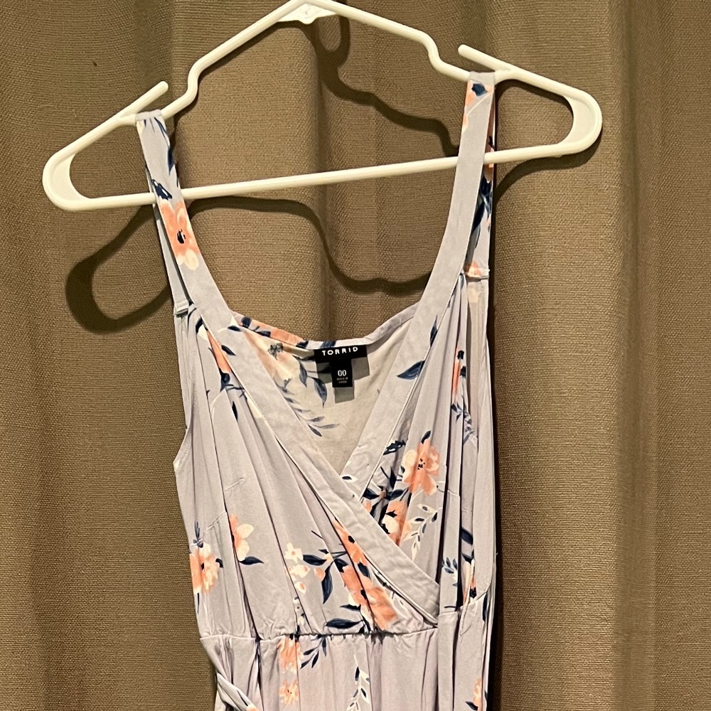 Sleeveless floral dress